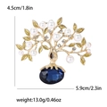 Detalle de broche de árbol con perlas, strass y gema azul con medidas del producto - Estilo Azul (4484-BL) / Azul
