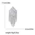 Detailoverzicht van zilveren strass kwastjes broche met afmeting 7,1 cm en 10 g gewicht - Zilver