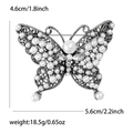 Guida alle dimensioni per spilla a farfalla con perle: larghezza 5,6 cm e altezza 4,6 cm - Argento