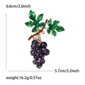 Elegante broche de racimo de uvas moradas con hojas verdes para trajes de mujer - Morado