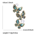 Elegante broche de mariposa con tres alas de concha de abulón y detalles de perlas blancas - Negro (4665-BK)