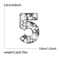 Dettaglio della spilla numero 5 con perle bianche e lega d'argento misura 3,0x2,0 cm - Argento