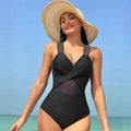 Détail d'un maillot de bain noir avec panneau en résille et bretelles tressées - S / Style de Ruban Noir (24130)