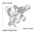Elegante spilla a fiori con perle e strass argentati con misure del prodotto - Argento