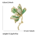 Elegante spilla a foglia di loto dorata con smalto verde, cristalli e perle, 6.0cm x 4.1cm - Verde