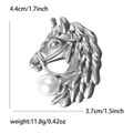 Broche de cabeza de caballo plateado con perla blanca y detalles, peso de 11,8g - Plateado