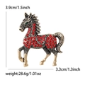 Spilla a cavallo in oro vintage con strass rossi e verdi, dettaglio altezza 3,9 cm - Rosso