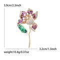 Elegante paarse emaille hibiscus broche met groene bladeren, parels en kristallen in goud - Paars