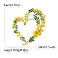 Spilla a cuore dorata con smalto verde e perle gialle, misura 4,2x3,8 cm - Giallo