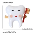 Spilla creativa in smalto a forma di dente con spazzolino, spilla carina da 2,4 cm - Oro-Rosso