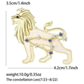 Dettaglio della spilla costellazione del Leone placcata in oro con misure 3,5 cm x 4,2 cm - Articolo:5262-GD