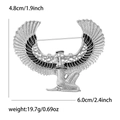 Vista dettagliata della spilla dea egizia argentata, dimensioni 6,0 cm per 4,8 cm - Argento