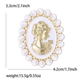 Gedetailleerde maattabel voor de elegante vintage cameo parelbroche in champagne goud - Goud & Wit