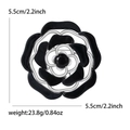 Eleganter Kamelienblüten-Anstecker aus Acryl in Schwarz-Silber für Damenmäntel - Weißes K - Schwarz