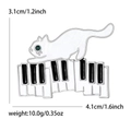 Spilla gatto bianco e pianoforte in smalto con occhi di strass verdi, altezza 3,1 cm - Stile Gatto Bianco Pianoforte (Bianco K-Bianco 5492-WH)