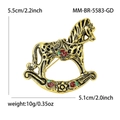 Retro Schaukelpferd-Brosche mit Emaille-Blumenmustern aus goldfarbener Legierung - Antikgold