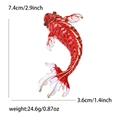 Detail van de emaille koi vis broche met rode strass steentjes en maat 7,4 cm - Rood