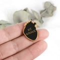 Anatomische Herz-Emaille-Anstecknadel mit goldenem Spruch 'BE BRAVE' auf Schwarz - Be Brave Herz (XZ1967)