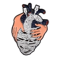Broche cœur en émail créative avec câble USB et mains en alliage de zinc - Broche Coeur Câble USB Créative (XZ2194)