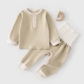Beiges Baby-Schlafset mit Hochbundhose und langärmeligem Oberteil aus Baumwolle - Größe 73 / Hellkaffee