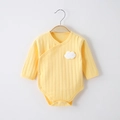 Hellgelber langärmeliger Baby-Body mit Kimono-Ausschnitt und weißem Wolkenaufnäher - Wolke Gelb