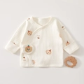 Détail d'un haut cache-cœur en coton côtelé pour bébé avec broderie d'ourson - Jacquard Ours Haut-de-forme / 52cm