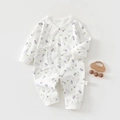 Dettaglio tutina neonato in cotone a maniche lunghe con stampe floreali lavanda e bacche - 52 / Uva Viola