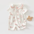 Détail d'une barboteuse pour bébé avec col Peter Pan et imprimés fraises en coton doux - Chat Rose Col Claudine (Barboteuse Manches Courtes) / Taille 73