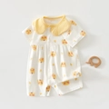 Dettaglio di pagliaccetto per neonati con stampe di orsi gialli, fragole e colletto - Orso Giallo Colletto Peter Pan (Tutina Maniche Corte) / Taglia 66