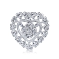 Elegante broche de corazón plateado con pedrería brillante sobre un fondo blanco puro - Diseño de Corazón Hueco con Strass (银D013-A)