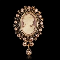 Vintage-Kamee-Brosche mit Kristallquaste und elegantem Frauenrelief im Bronzerahmen - Antikbronze-Damenstil (C048-B)