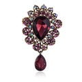 Spilla vintage di lusso con cristallo rosso a goccia d'acqua e dettagli in oro antico - Stile Strass Rosso (B021-A)