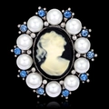 Broche de camafeo vintage con perfil negro y cristales azules sobre fondo negro - Estilo de Relieve de Camafeo (C064-A)