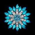 Elegante spilla floreale con strass marquise blu lago su una base argentata - Azzurro/Argento (B023-F)
