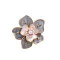 Spilla camelia vintage con petali in smalto blu ed elegante perla centrale dettagliata - Grigio Blu (C200-A)