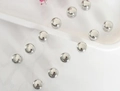 Lot de douze fermoirs magnétiques sphériques en argent poli pour foulards et châles - Clip Magnétique Sphérique Argent Brillant (XZ4598)