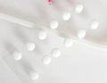 Lot de 10 attaches magnétiques blanches pour foulard en emballage blister - Clip Magnétique Sphérique Blanc (XZ4599)