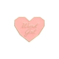 Broche en émail cœur rose avec texte Weird Girl doré et détails géométriques - Weird Girl (QHXZ2183)
