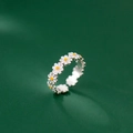 Anillo ajustable de plata S925 con un diseño continuo de margaritas blancas - Abierto Ajustable / Flor Blanca (XXJZ017)
