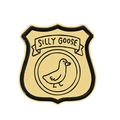 Μεταλλική καρφίτσα Silly Goose σε σχήμα ασπίδας από σμάλτο σε κίτρινο και μαύρο - Σήμα Ασπίδας Silly Goose(qhxz3848)
