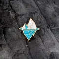 Iceberg enamel brooch with blue and white drip oil finish on stone background - Iceberg Style (xz914)