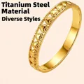 Moderner goldener Armreif aus Titanstahl mit durchgehendem hohlem Herzmuster Design - Hohles Herz Armreif-Gold