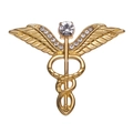 Broche médicale Caducée dorée avec strass clairs sur les ailes et le bâton central - Caducée Doré avec Strass (XZ9133)