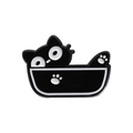 Insigne mignon en émail de chat noir dans un récipient avec détail de patte blanche - Chat dans la Baignoire (QHXZ076)