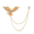 Broche aigle dorée avec strass blancs et chaînes à maillons fins parallèles - Aigle Doré Avec Chaîne (CC1362)