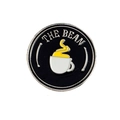 Broche de café esmaltado con texto THE BEAN y diseño de taza blanca en fondo negro - Estilo Taza de Café (CC720)