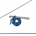 Detaillierte Nahaufnahme einer Emaille-Brosche mit blauem Häkelring-Design - Blau und Petrol Strickstil (XZ1307)
