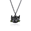 Schwarze Halskette mit Katzenkopf-Anhänger, Follow My Feet Text und neongrünen Akzenten - Katzenkopf mit Text und neongrünen Akzenten Stil (XL216)