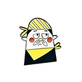 Spilla pirata fantasma in smalto con bandana gialla e abito nero stile fumetto - Stile Fantasma a Righe (CC2228)
