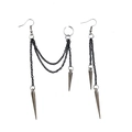 Orecchini punk asimmetrici con nappa lunga catena nera e punte in metallo - Stile Punk Asimmetrico Nero (RH992)